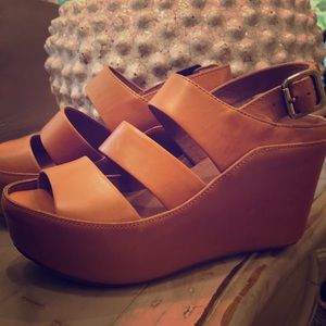 Chocolat Blu tan leather wedge